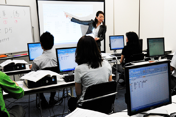 KECコンピュータ学院　枚方本校　授業風景