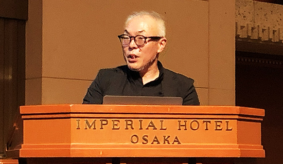 ご講演中の世耕氏